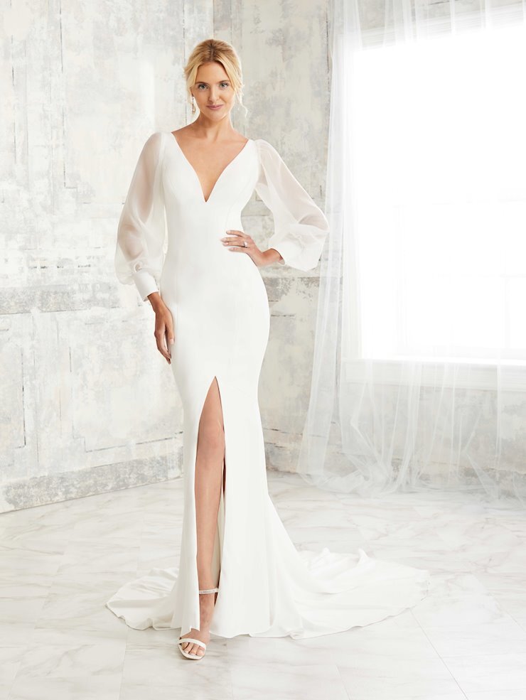Unique Sleeves for a Bold Bride Image