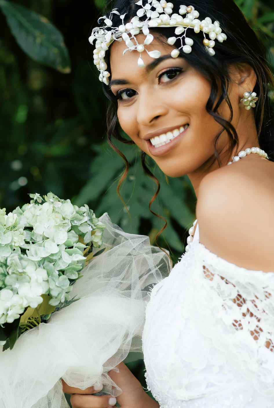 Top 9 Wedding Fashion Accessory Trends for 2023 Image
