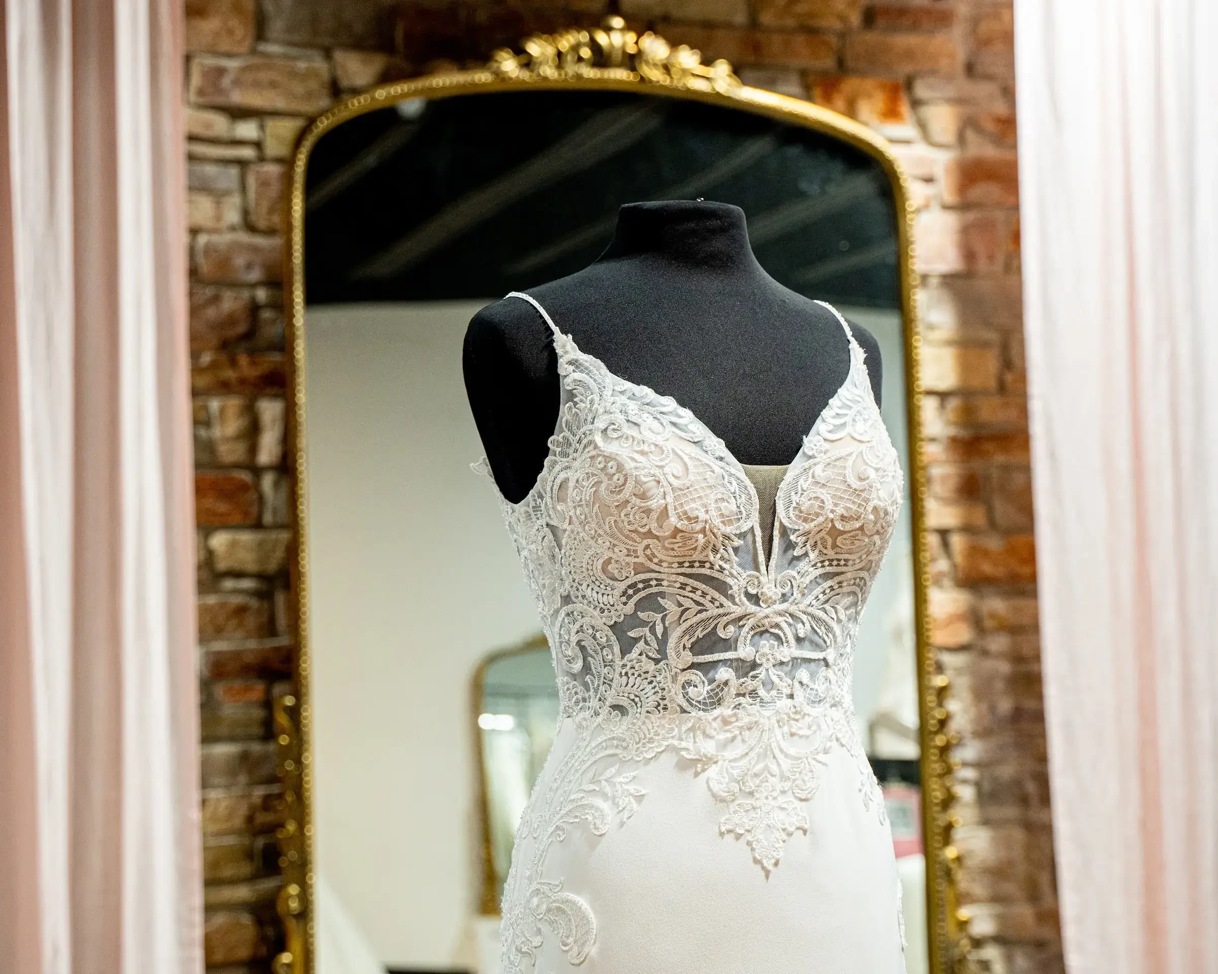 Wedding Dress Shopping Tips &amp; Advice for the Newly Engaged Bride Image