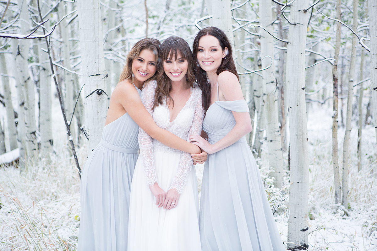 Combine colors together perfectly for a gorgeous wedding color scheme. Desktop Image