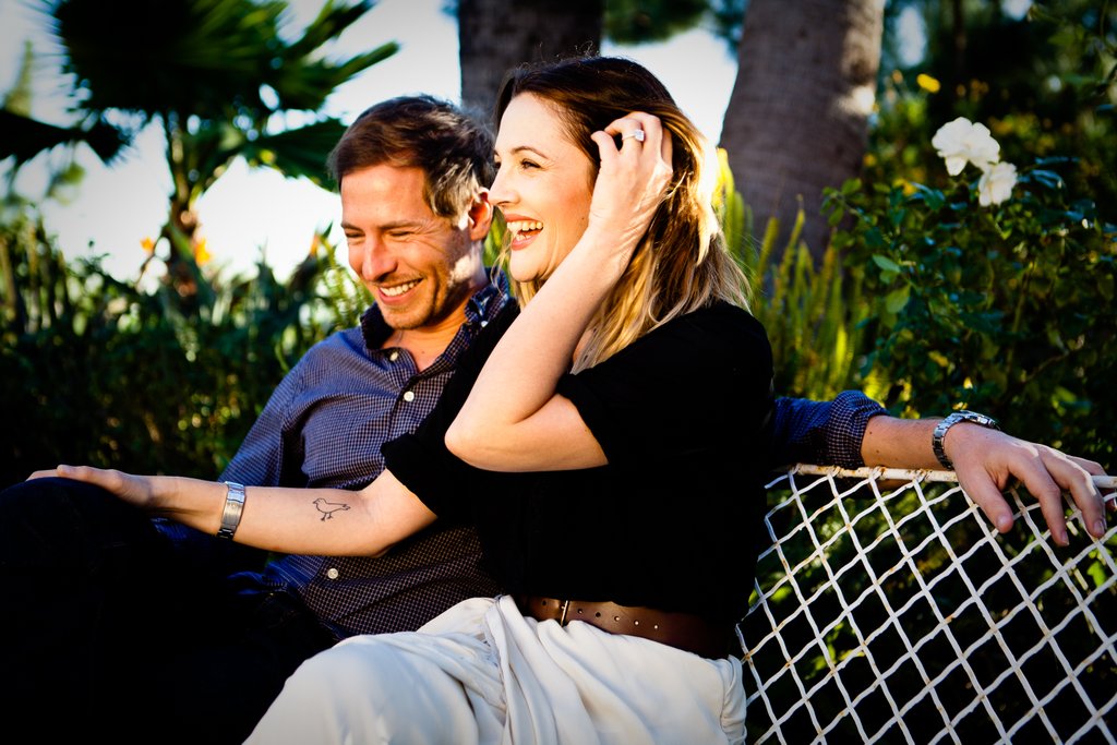 Make sure you look gorgeous in your engagement photos by knowing what not to wear!. Desktop Image