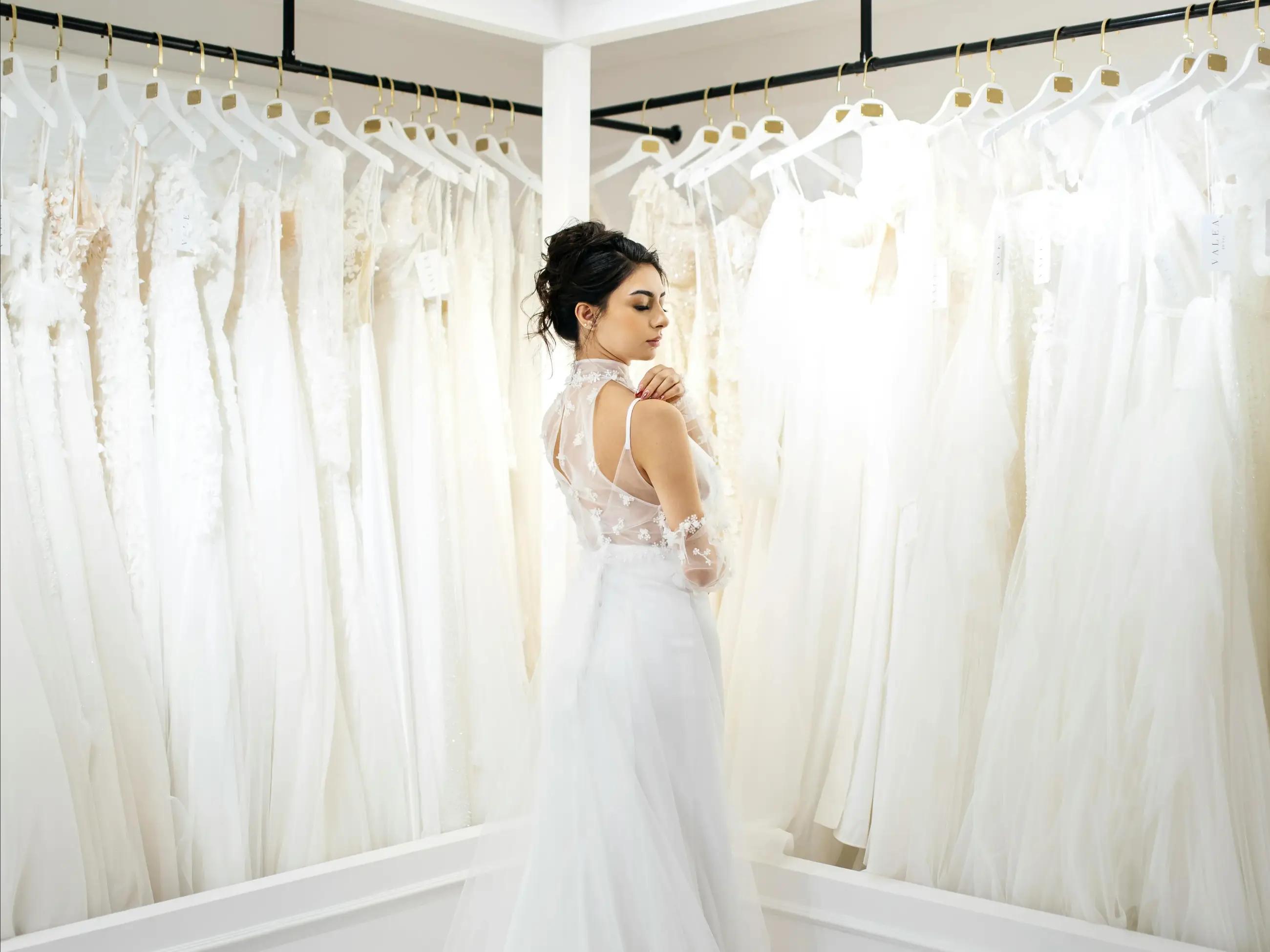 6 Bridal Fashion Mistakes Brides Make Thinking They Are Saving Money &amp; Ends Up Costing Them Image